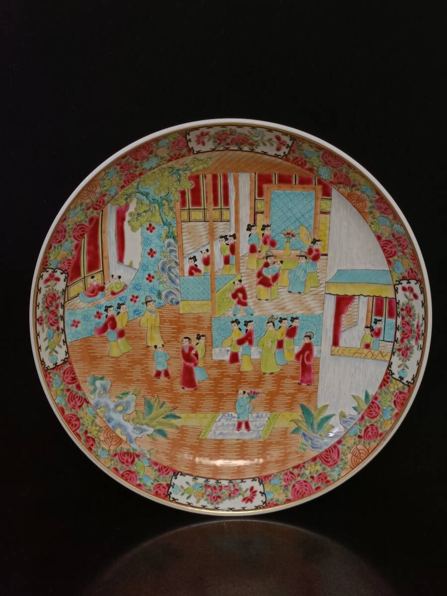 TM7#2493【3.1】中国骨董 人間国宝 磁器【広彩人物蒔絵紋盤です】工芸品 施釉陶 青花磁 陶芸 精美彫 置物 收藏品 拍卖