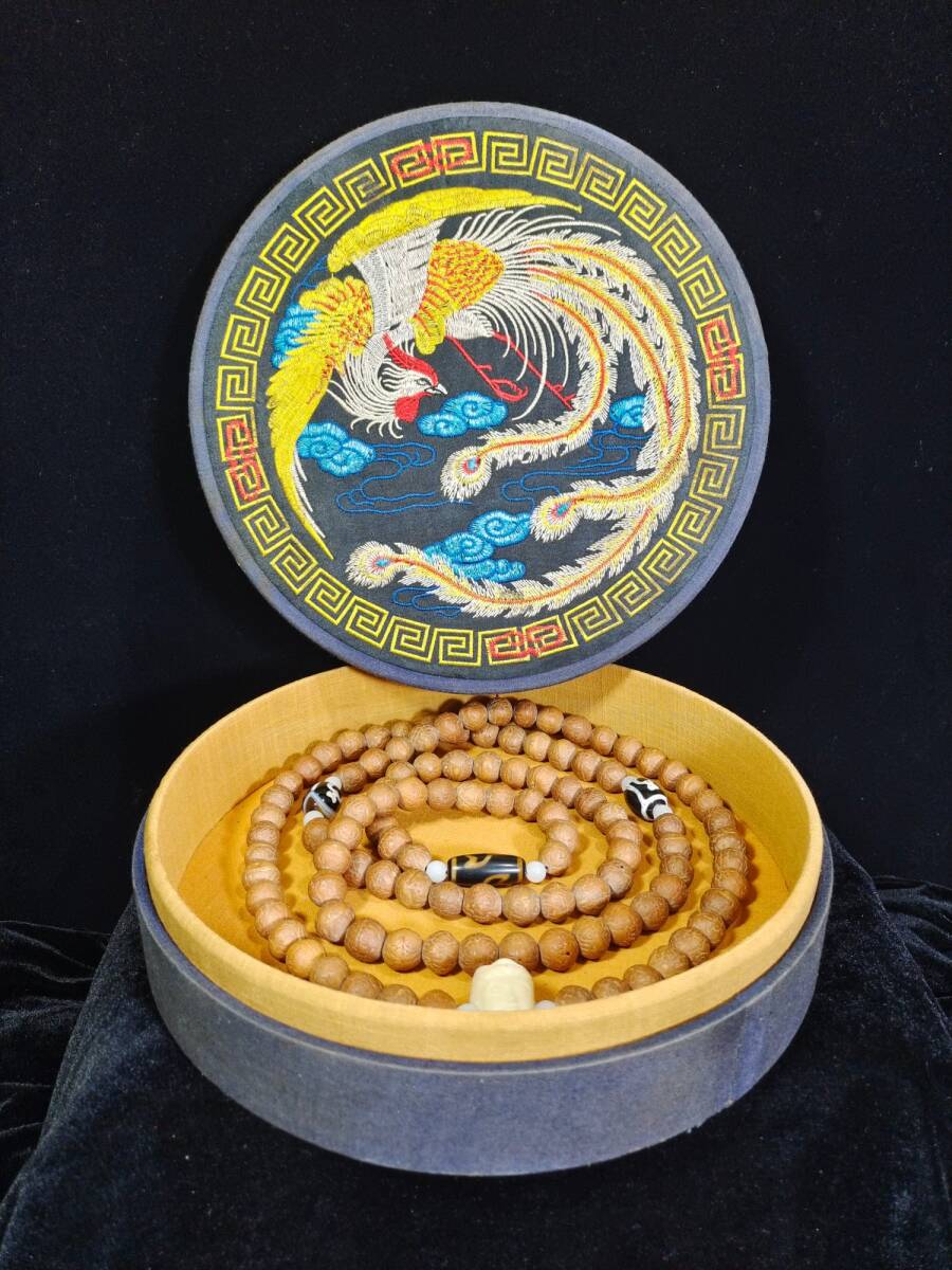 TM7#4540【3.1】人間国宝 中国骨董 和田玉 玉石 印章 彫刻品【秘蔵刺緞子箱入り数珠『風眼菩提108粒』】 時代物 本物 珍品旧蔵 伝世家珍拍卖