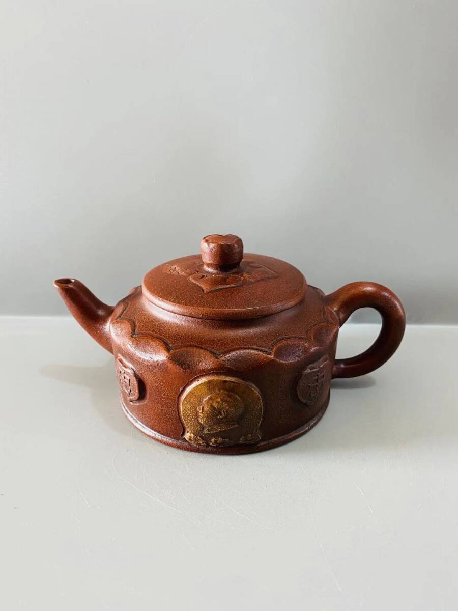 A016【3.1】人間国宝 中国骨董 紫砂壺【中国の50年代の名人制紫砂壷、底款顧景舟の印章で】磁器 工芸品 陶芸 精美彫 置物 收藏品 伝世家珍拍卖