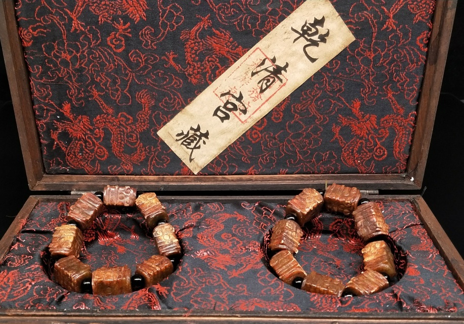 A023【3.1】中国骨董 人間国宝 古代木工芸品 彫刻品 【大清宮廷所蔵の手串です】 時代物 本物 珍品旧蔵 伝世家珍拍卖