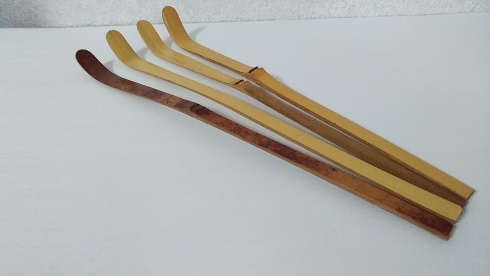 ☆r☆②【美術工芸・竹工芸・茶道具】茶杓 竹茶杓 白竹・煤竹 中節茶杓/抹茶 粉末 茶匙 杓 天然素材 4本☆拍卖