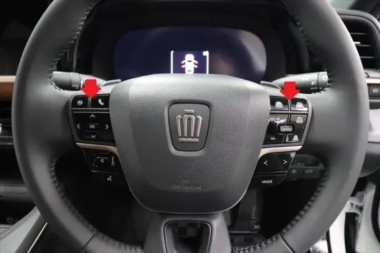 ★《クラウンクロスオーバー 》【アウトレット価格】クラウンクロスオーバー ステアリングスイッチシート(ピアノブラックシート) 拍卖