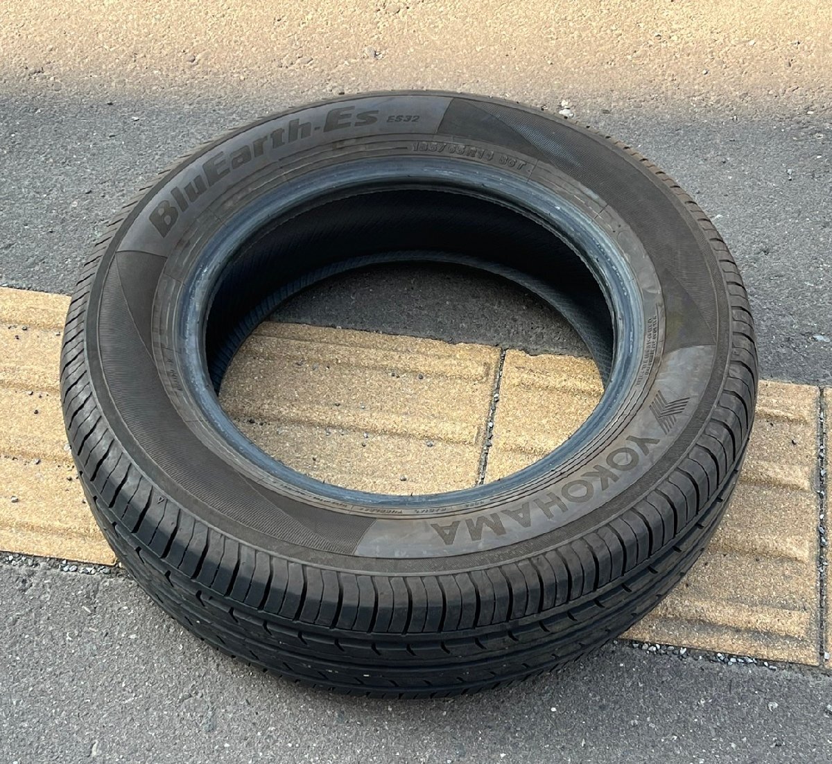 ★ 9分山! ヨコハマ ブルーアース ES ES32 BluEarth 185/65R14 2023年 14インチタイヤ 1本 札幌 T-2287拍卖