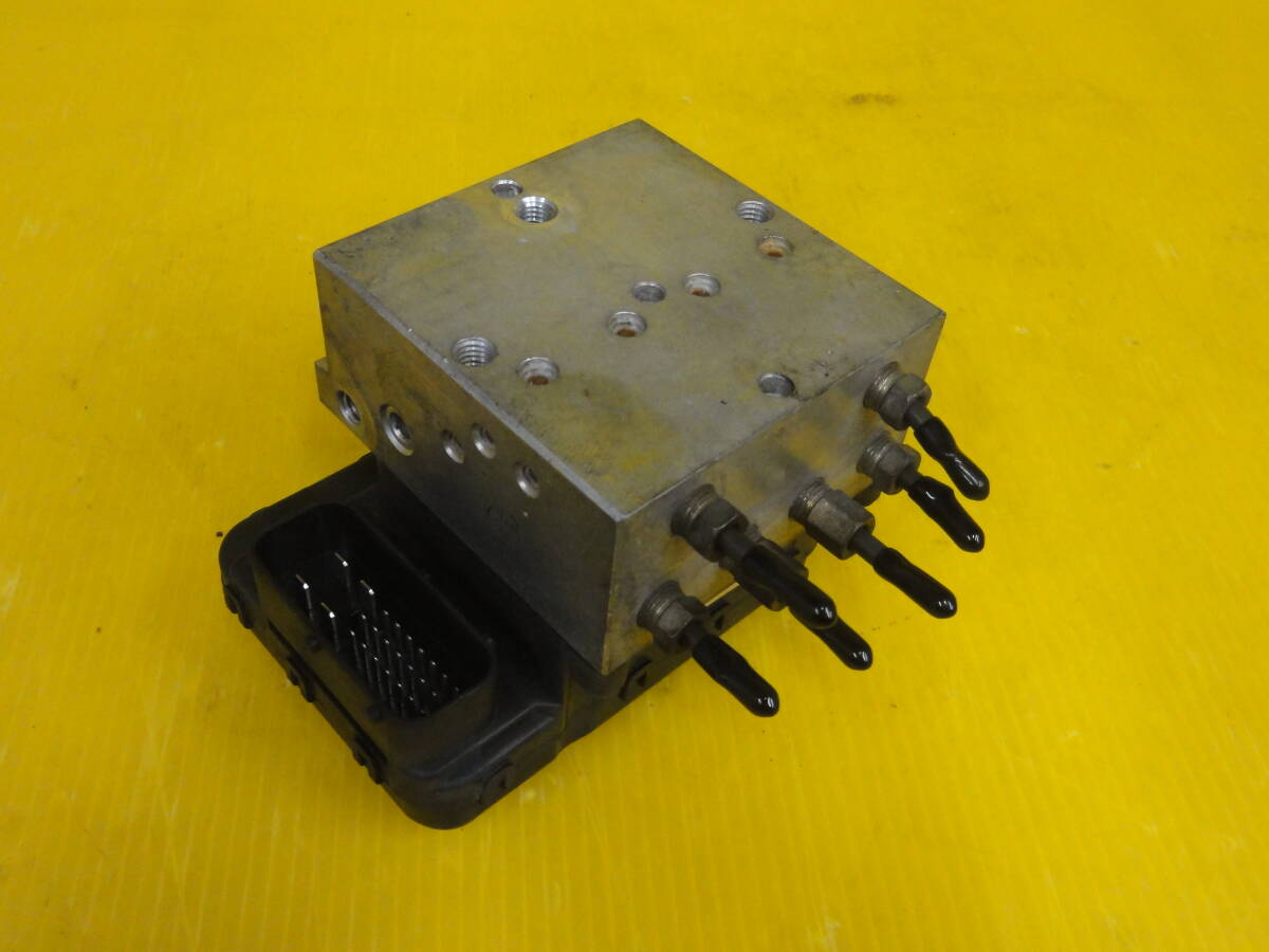 ☆平成13年車 スズキ MC22S ワゴンR ターボ 5MT ABSアクチュエーター 純正 56100-76F11 133000-8031☆F30408 m拍卖