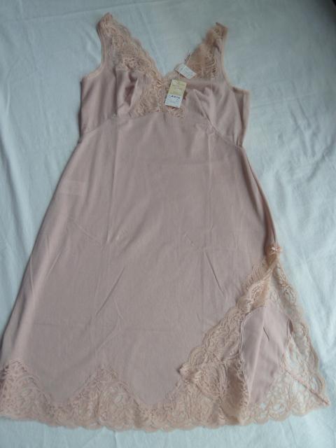 新品 未開封 SWEET AMOUR スウィートアモーレ スリップ 85-95拍卖