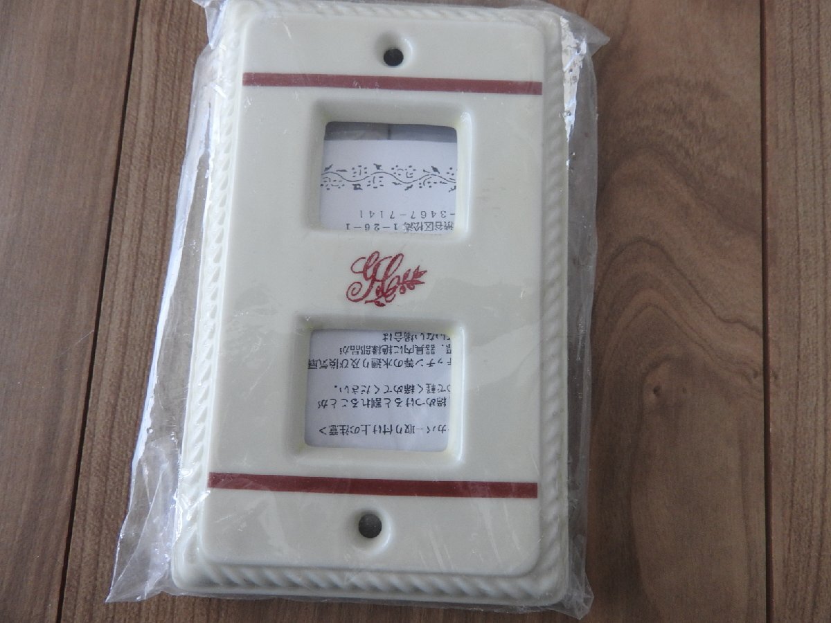 ★☆【送料無料】未使用 スイッチプレート スイッチカバー 陶器 二穴 アイボリー アンティーク ☆★拍卖
