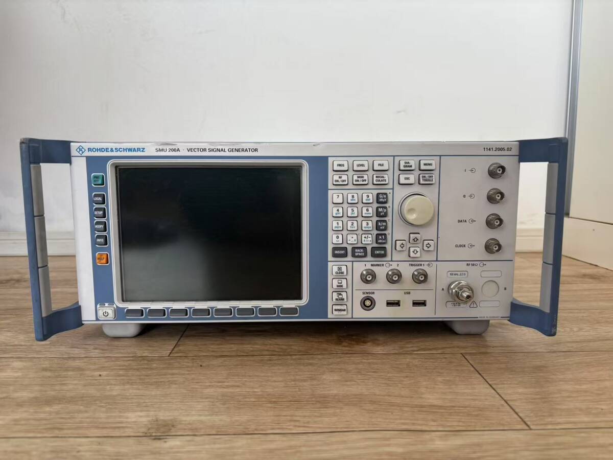 ROHDE&SCHWARZ CMU200A VECTOR SIGNAL GENERATOR拍卖