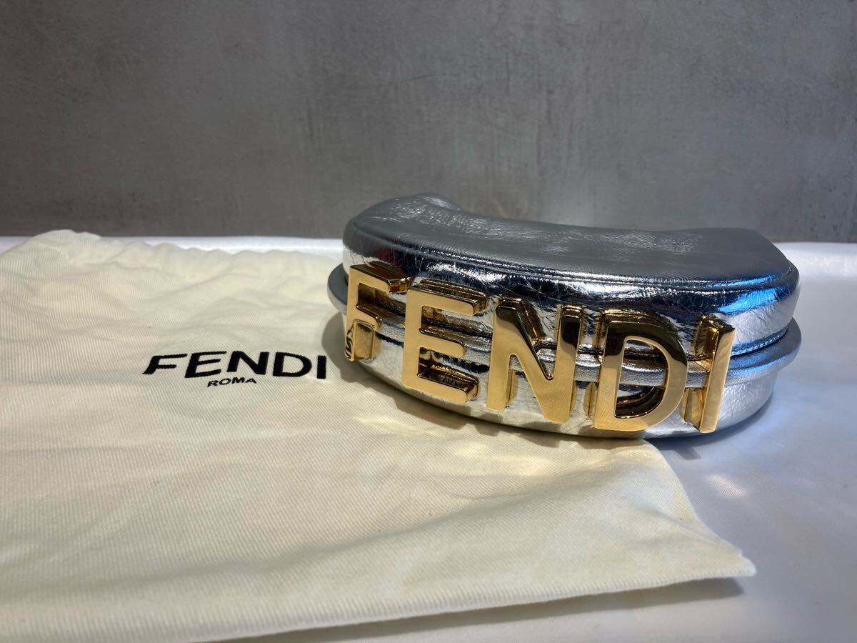 FENDI ナノフェンディ グラフィ ポーチ拍卖