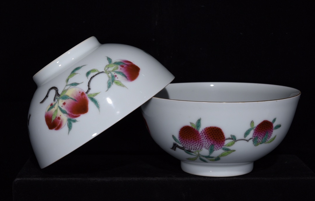 ■LH168■大清雍正年制款 粉彩描金三多紋碗一対 時代物 古玩 唐物 古陶磁器■拍卖