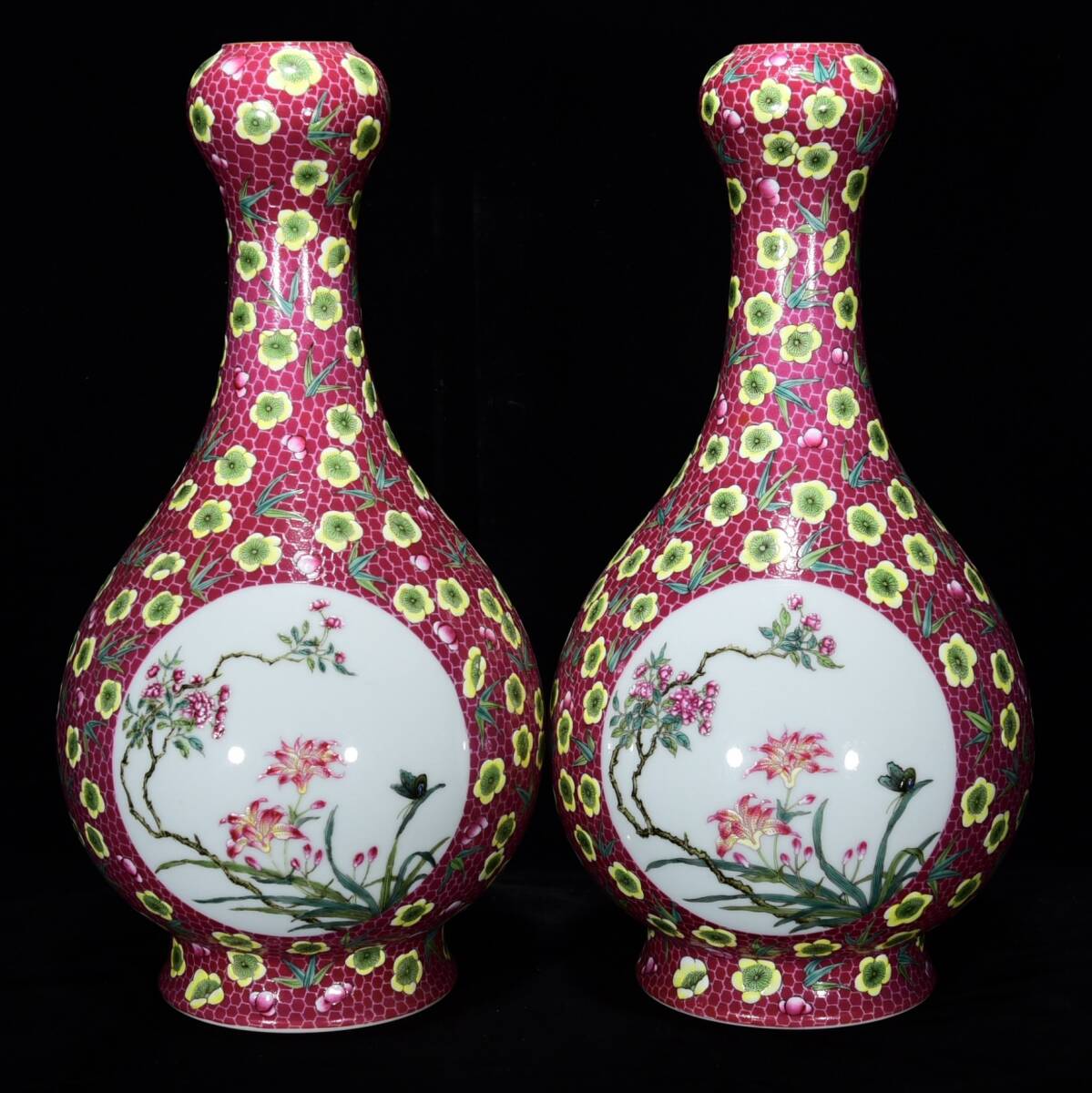 ■LH172■大清雍正年制銘 粉彩の花卉紋蒜頭瓶一対 時代物 古玩 唐物 古陶磁器■拍卖