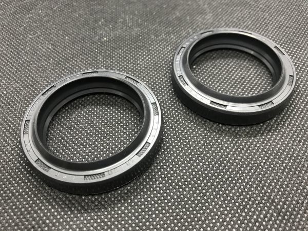 スズキ 51153-45421 互換 35Φ 廃止部品 フロントフォークシール オイルシール 2個 RG250Γ T500 GSX750E GR72A DR250S 35mm拍卖