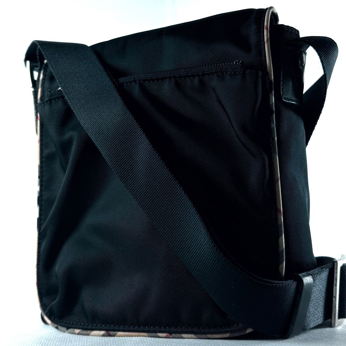 1円〜《 入手困難品 》バーバリー BURBERRY ショルダーバッグ クロスボディ 斜め掛け ナイロン ブラック メンズ レディース拍卖