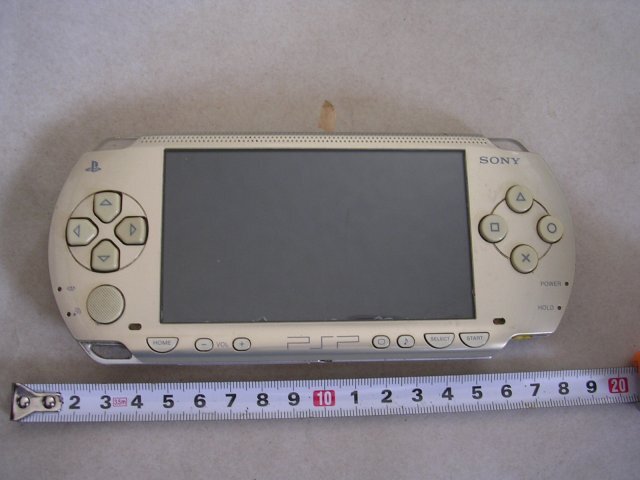 送料185円から ■PSP-1000 シャンパン・ゴールド 本体のみ ゲーム動作品(確証提示) 外装程度悪し 動くが完全JUNK品拍卖
