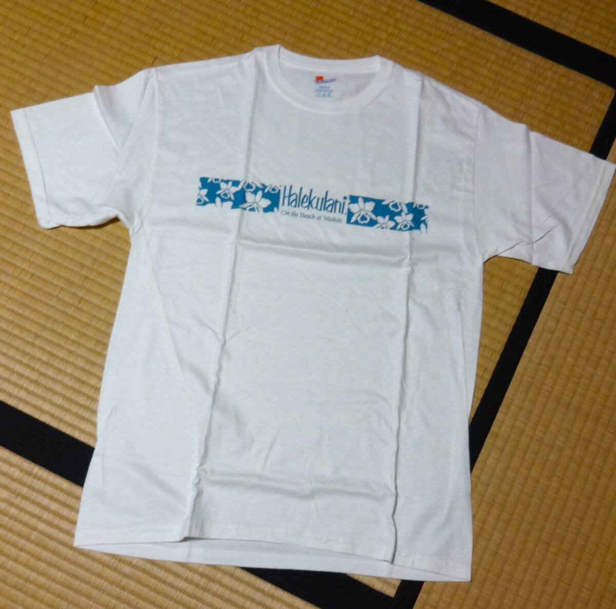 ハレクラニホテルの半袖TシャツMサイズ(日本ではL)・ハワイホノルルのホテルショップで購入/男性用にも拍卖