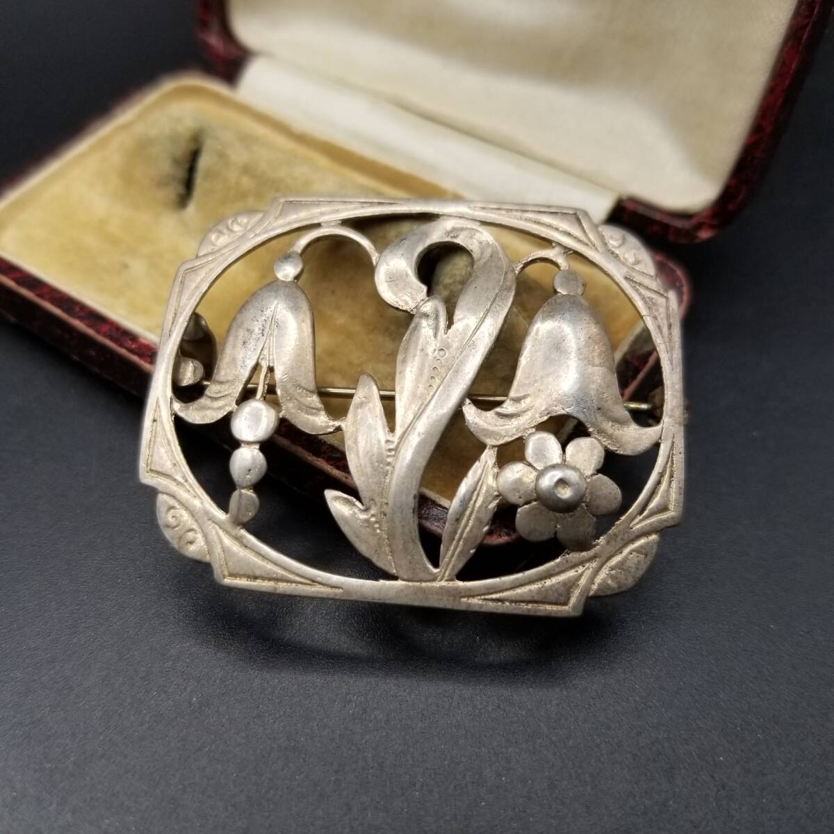 ベルフラワー フローラル 925 シルバー ヴィンテージ ブローチ レクタングルフレーム 透かし 銀 レトロ 存在感 自然派 R15-Y拍卖