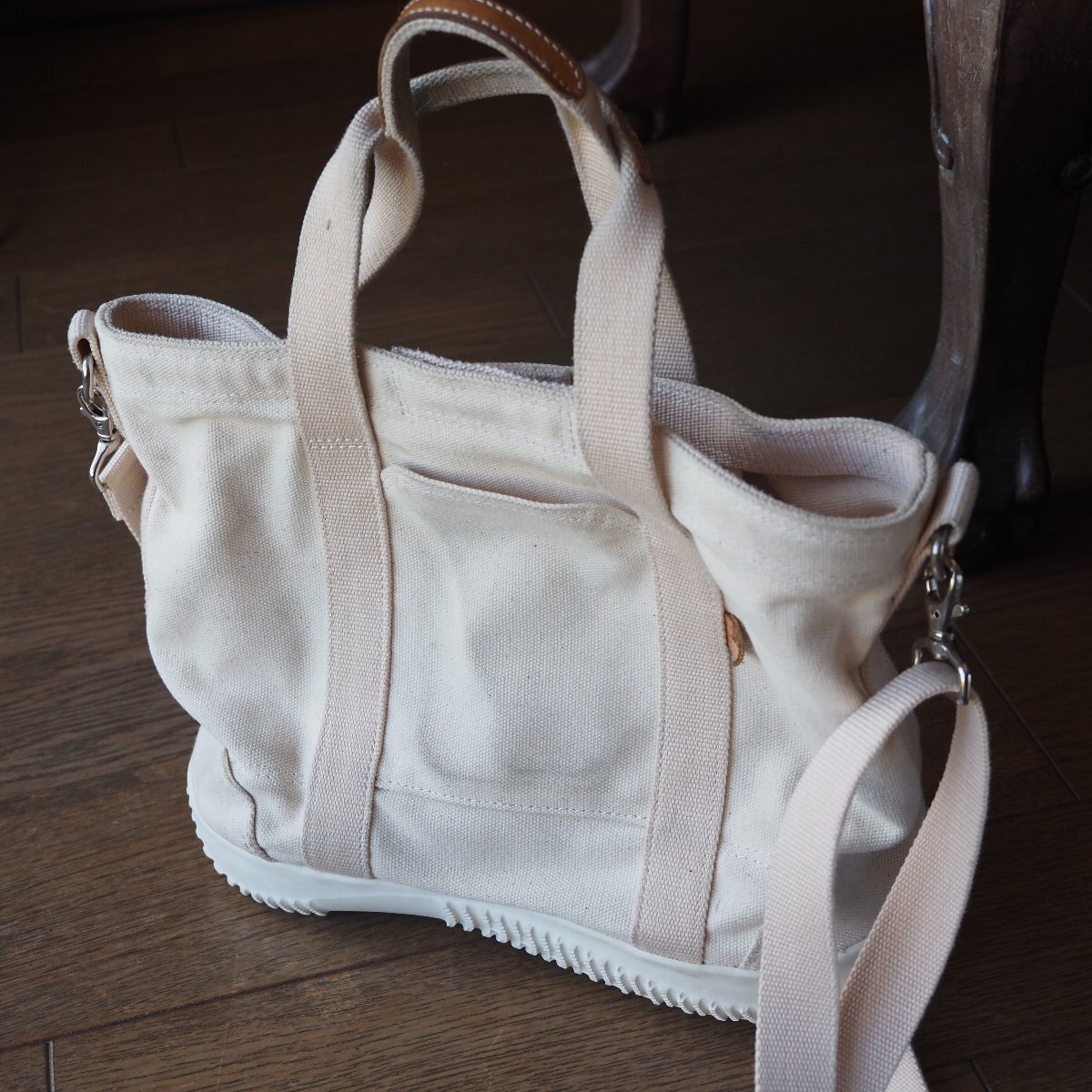 Spingle Move スピングルムーブ ソール トートバッグ クラシックロゴ オフ ホワイト拍卖