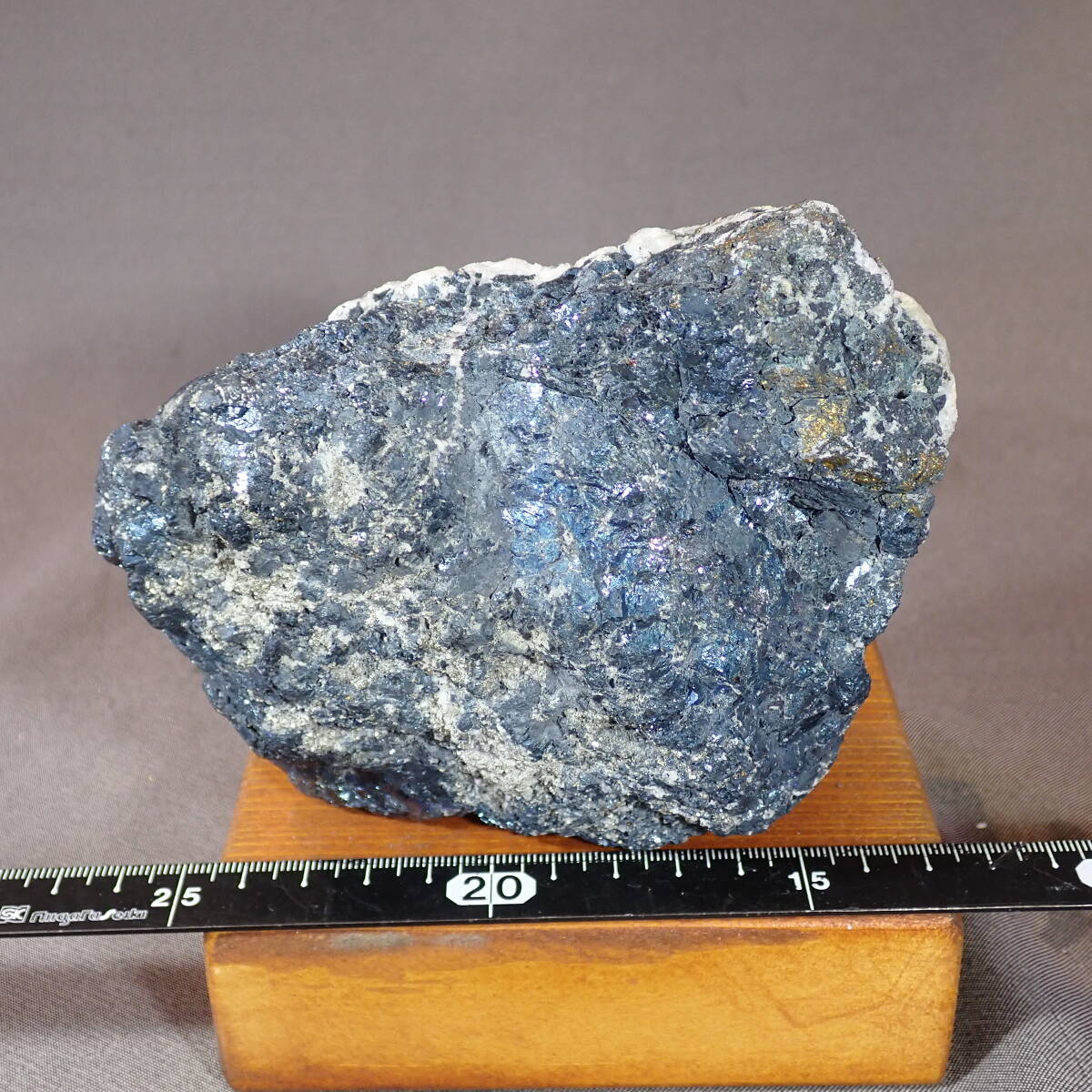 日本産鉱物★銅藍化が進行した閃亜鉛鉱 秋田県鹿角市尾去沢鉱山産 重さ約 約1.5kg拍卖