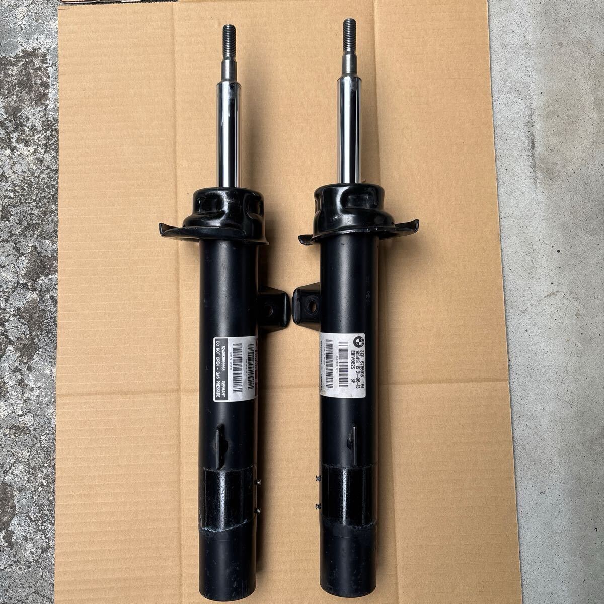 BMW 3シリーズ E93 DX35 Mスポーツパッケージ フロントショックアブソーバー左右 335i拍卖