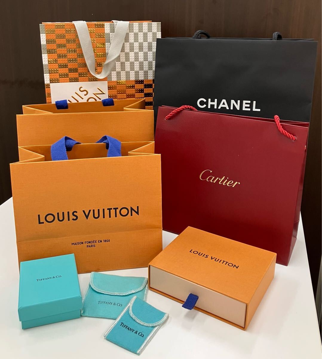 j7e223,m10d8,Z32 ブランドショッパーまとめ 箱 保存袋 LOUIS VUITTON CHANEL Cartier TIFFANY 拍卖