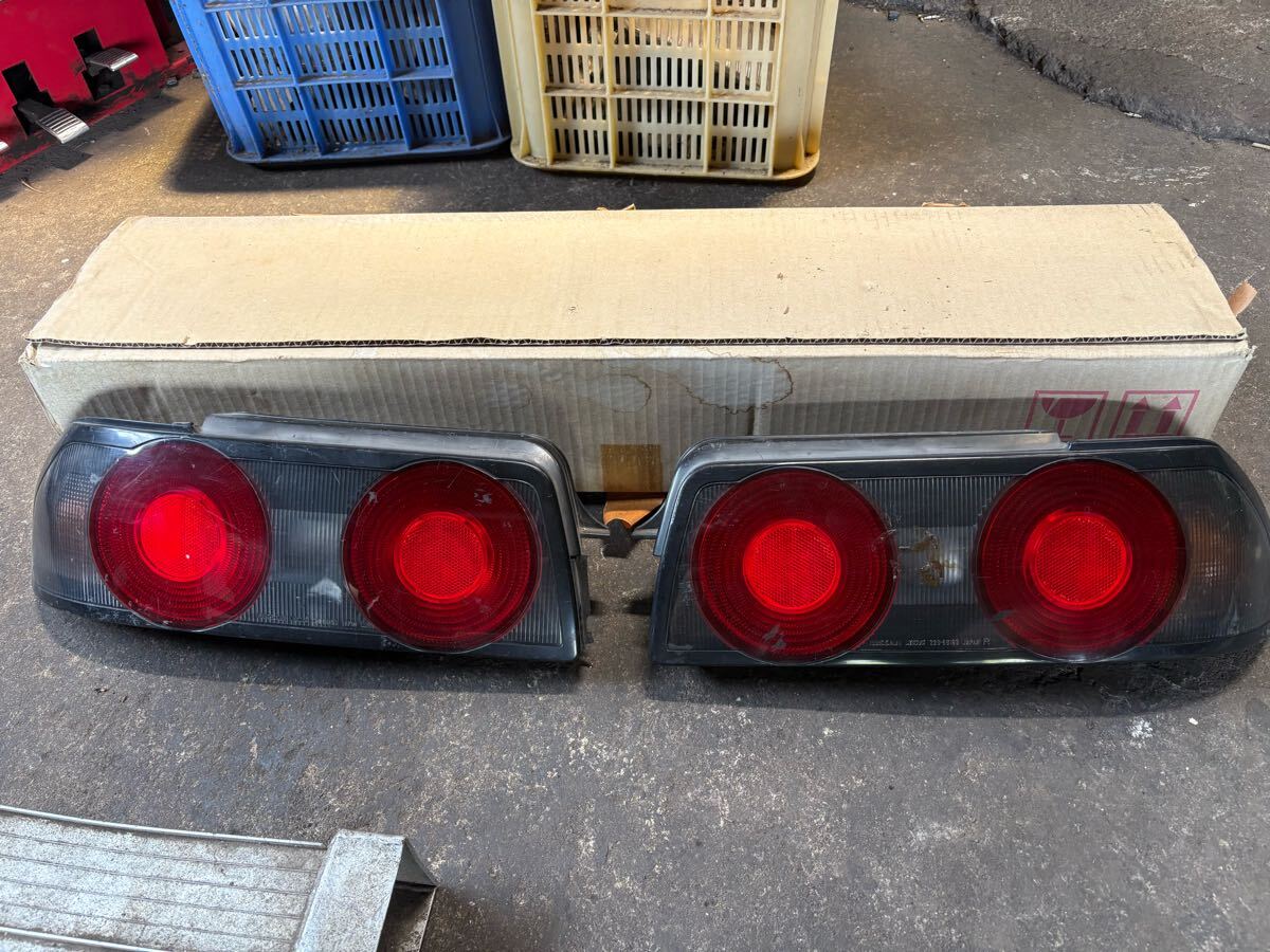R32 純正 テールランプ 左右 KOITO HR32 4ドア 日産 レア 希少 HCR32 BNR32 GTR BNR ECR HR HNR GTS 2025/03拍卖