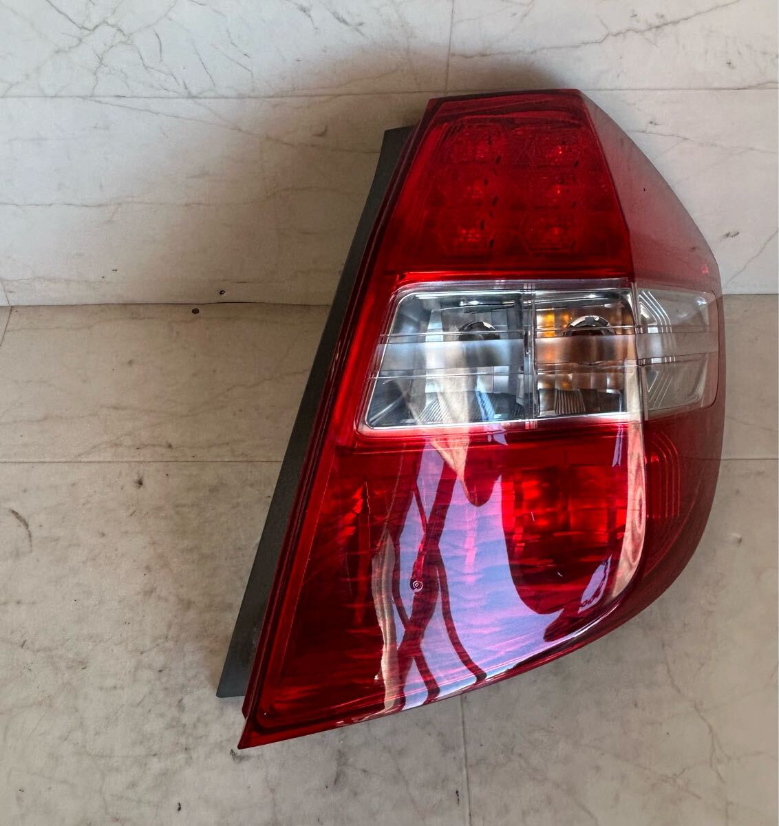 送料無料 GE6 フィット 運転席 右 テールライト STANLEY P9596 HONDA 20250722拍卖