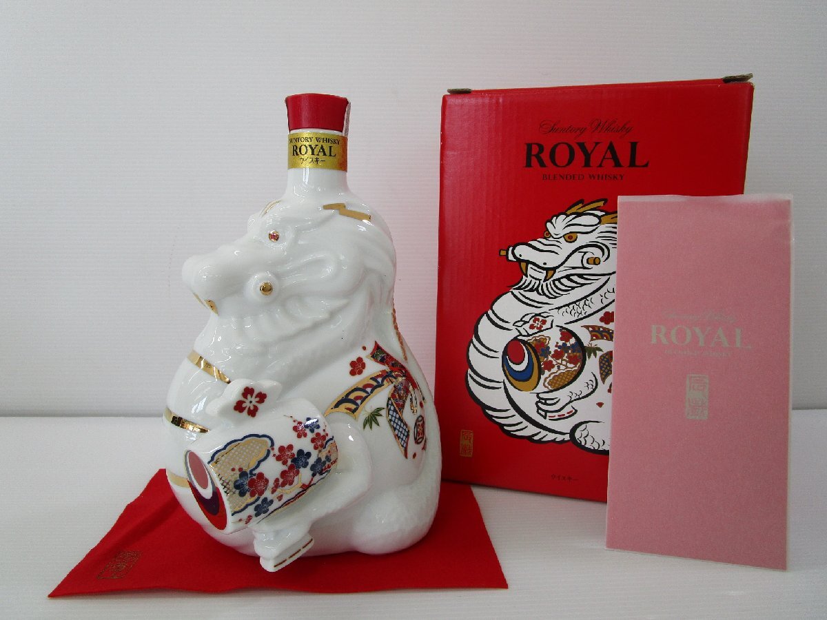 サントリー ローヤル 干支ボトル 辰歳 2024 陶器 600ml(1244g) 43% SUNTORY ROYAL 国産 未開栓 古酒 箱付き 発送先広島県限定/A44492拍卖