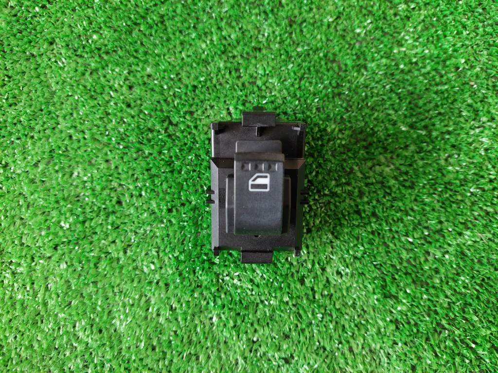 ダイハツタントエグゼカスタム CBA-L455S パワーウインドウスイッチ助手席(動作確認済)初年度登録:平成24年拍卖