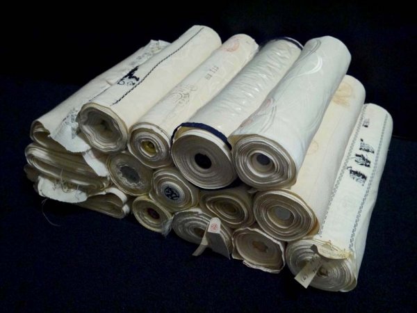 【KIRUKIRU】<9>全て正絹 白地 反物 16点(商品説明内に詳細画像あり)結城紬 浜縮緬 着物 古布 リメイク 材料 人形細工 生地 ジャンク拍卖