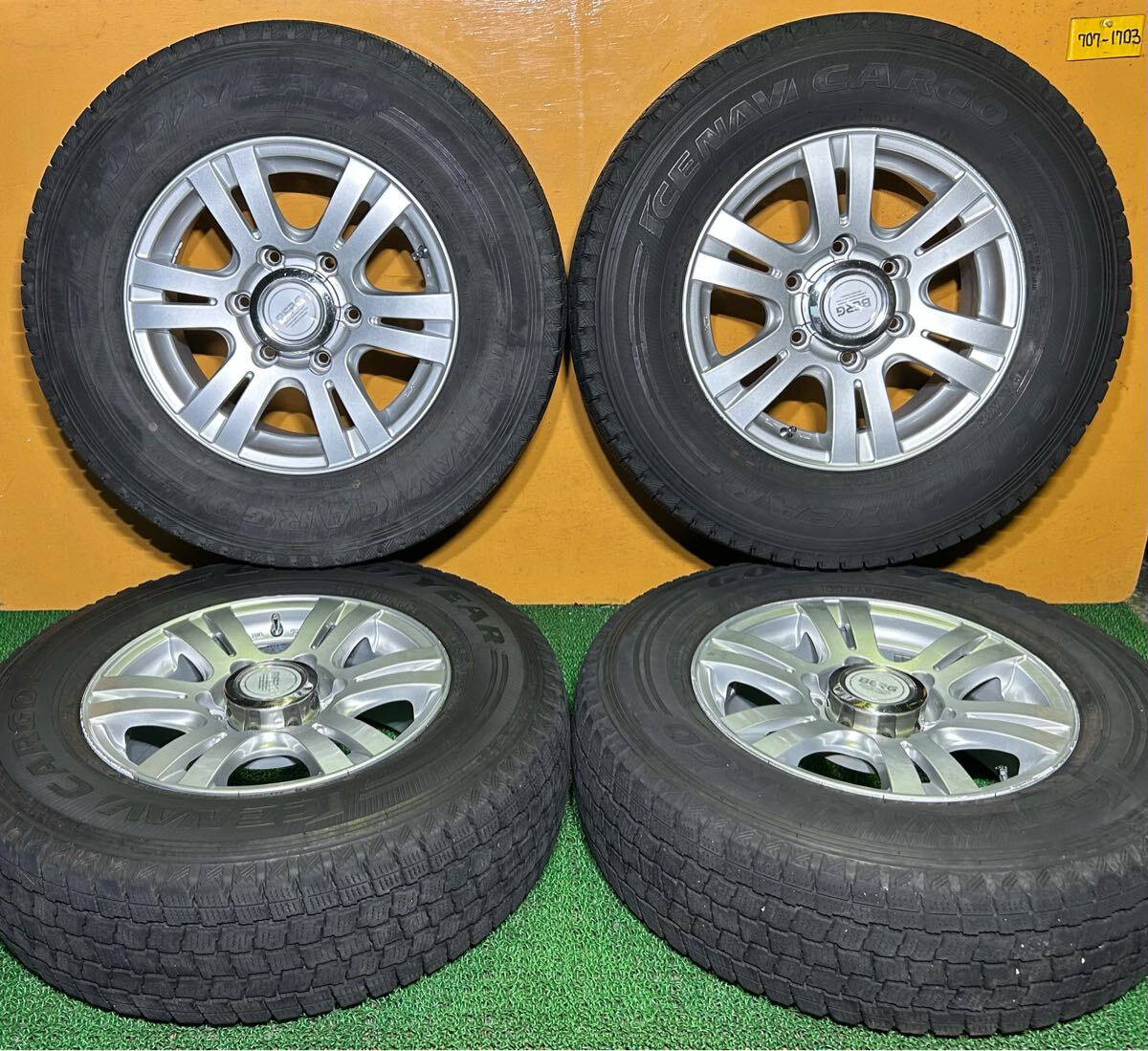 *冬用 195/80R15 107/105L LT GOOD YEAR ICE NAVI CARGO【15×6.0J +28 PCD:139.7×6H ハブ径:110mm】ハイエース用拍卖