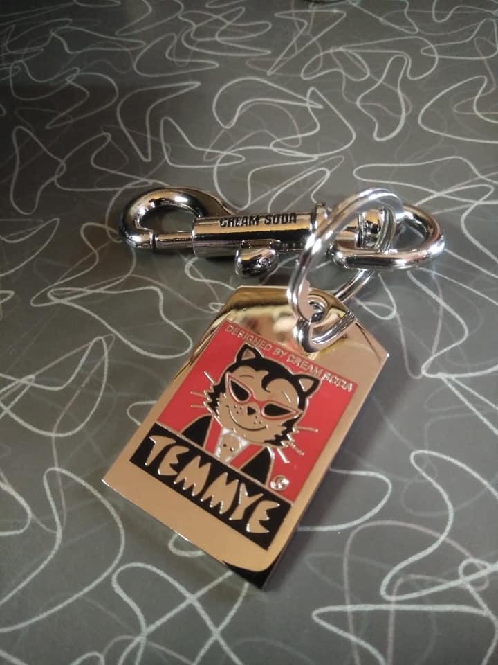 ティミークリームソーダメタルキーホルダープレート検索CREAMSODAブラックキャッツビスキャッツ青野美沙稀ピンクドラゴン昭和レトロ 黒猫拍卖