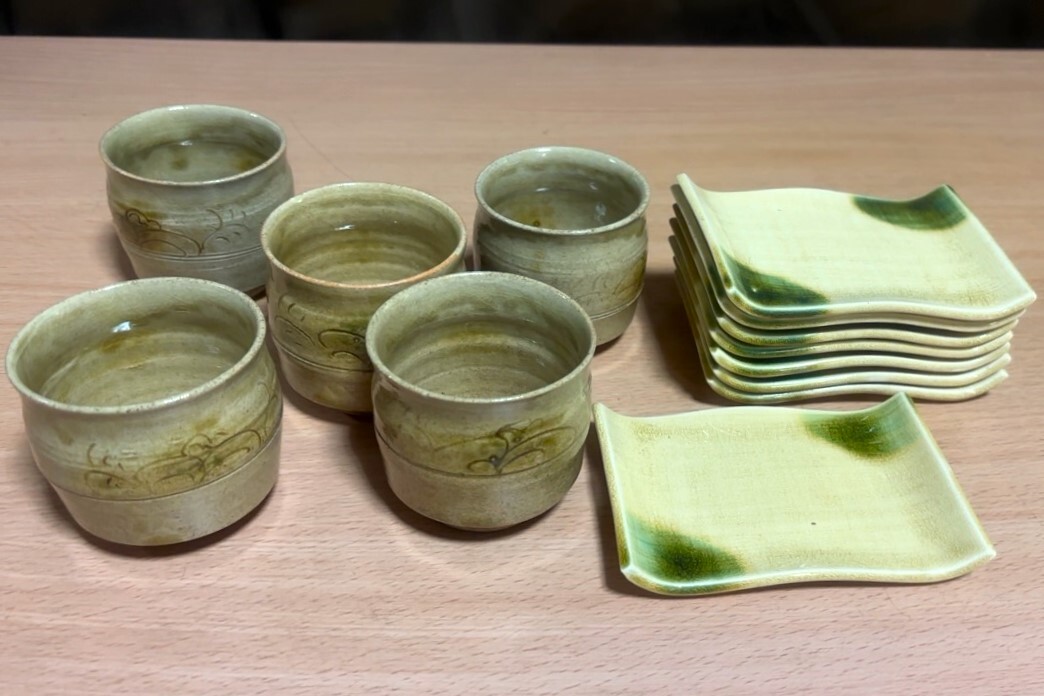 ■47 黄瀬戸 【湯のみ5客&四方小皿8枚】セット拍卖