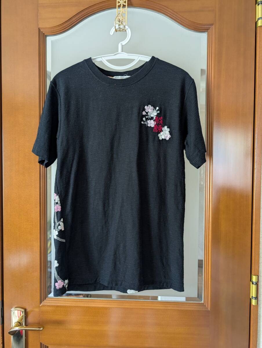 【絡繰】KARAKURI 和柄 刺繍 桜 ツバメ Tシャツ ブラック M☆彡拍卖
