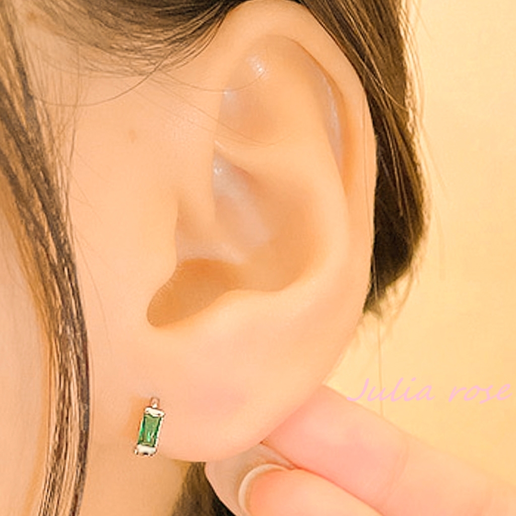 エメラルドグリーンのフープピアス ゴールドカラー ラインストーン S925(素材)少し小さなサイズ 新品未使用品拍卖