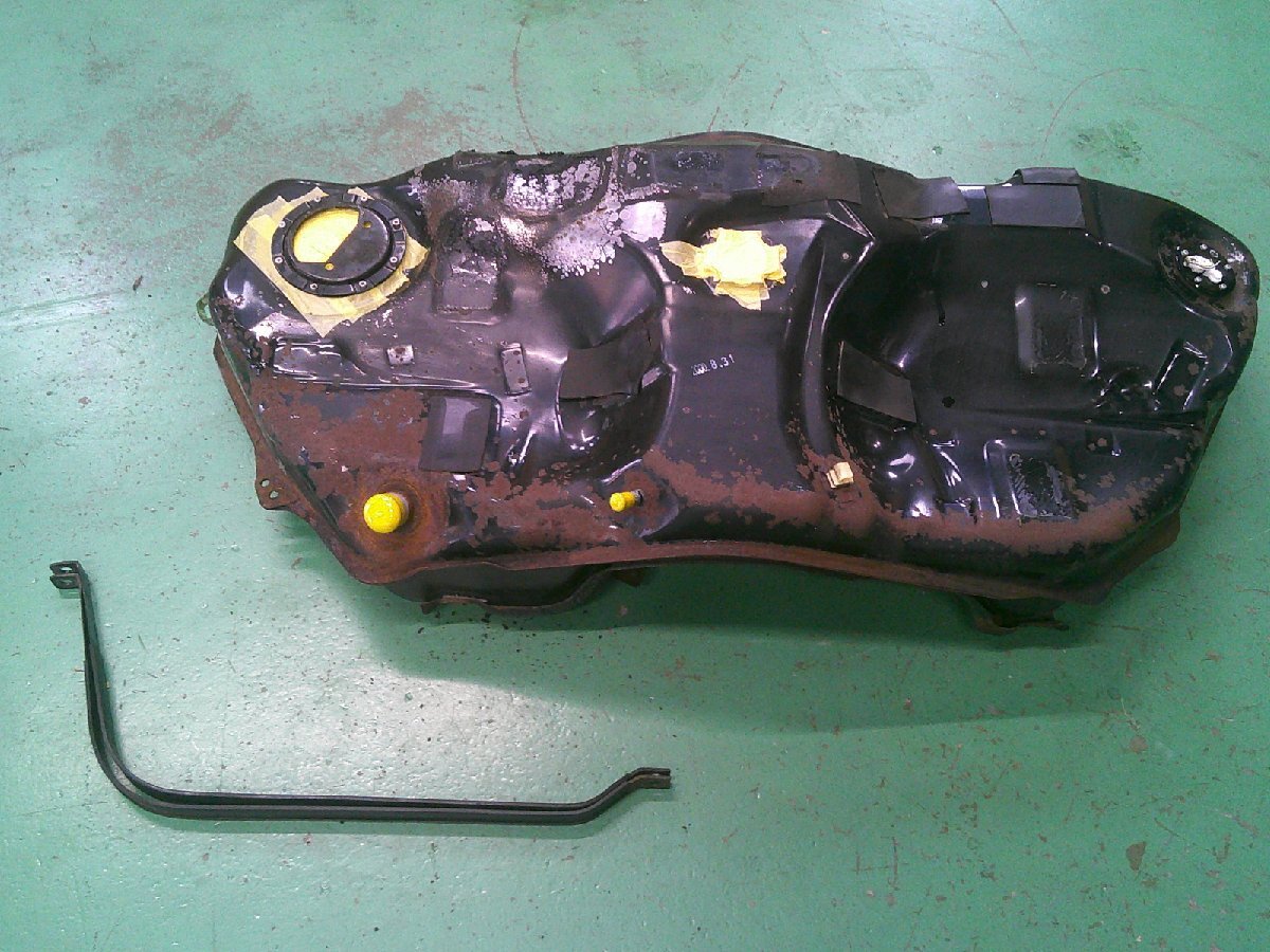 【個人宅配不可】中古 トヨタ アルテッツァ SXE10 3S-GE 純正 フューエルタンク 燃料タンク (棚4662-K208)拍卖