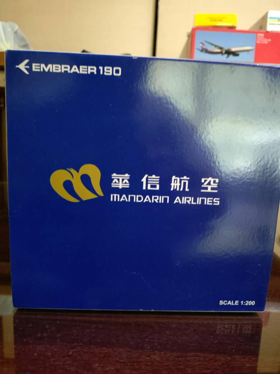マンダリン航空 エンブレム190 1200拍卖