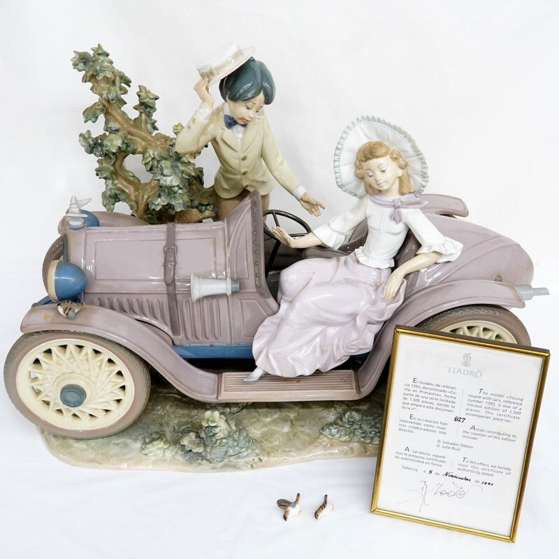1000円スタート フィギュリン LLADRO リヤドロ 1393 若いカップルと車 ドライブ デート 恋人 1500点限定品 証明書 置物 WHO H30007拍卖