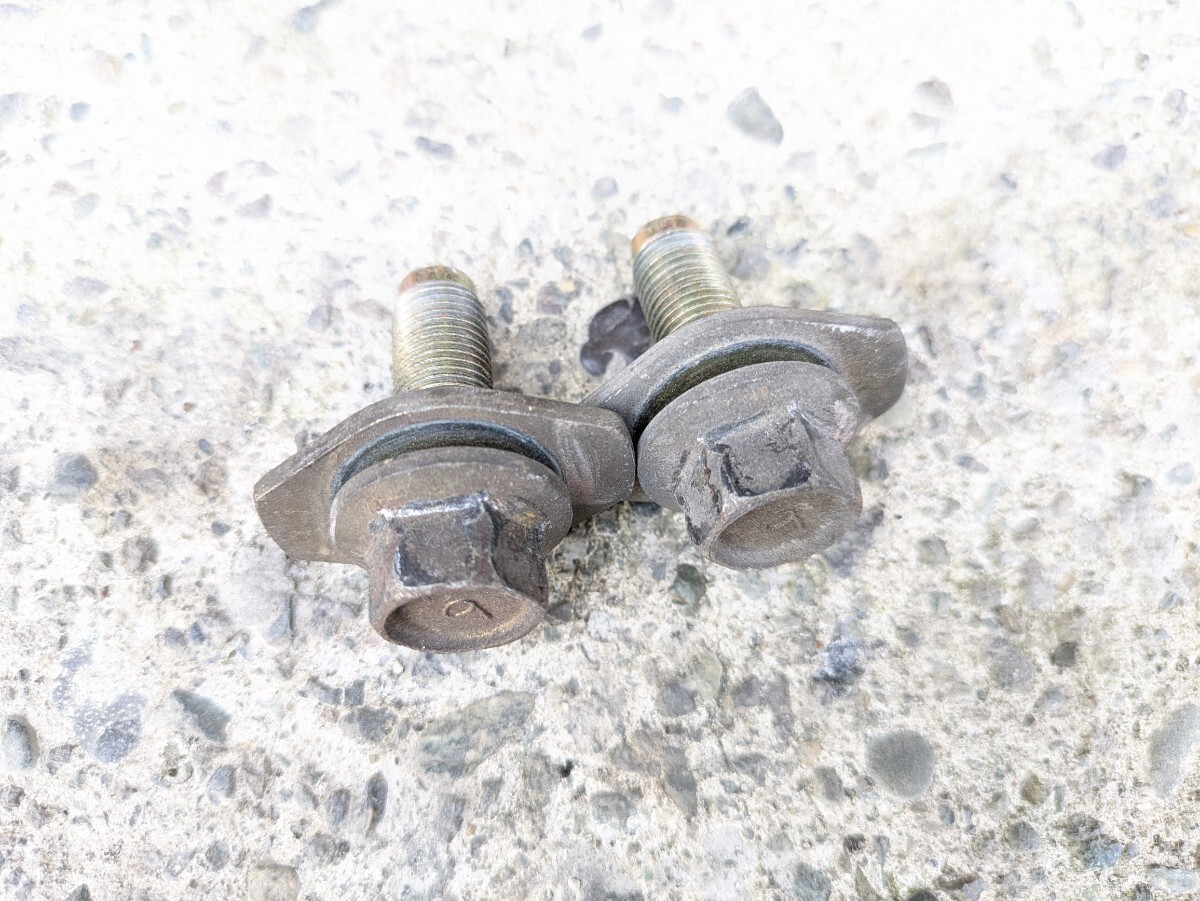 C35 ローレル リアサス リアサスペンション 取り付けボルト ネジ 下側 S14 S15シルビア ECR33 スカイライン 2個セット C34 拍卖