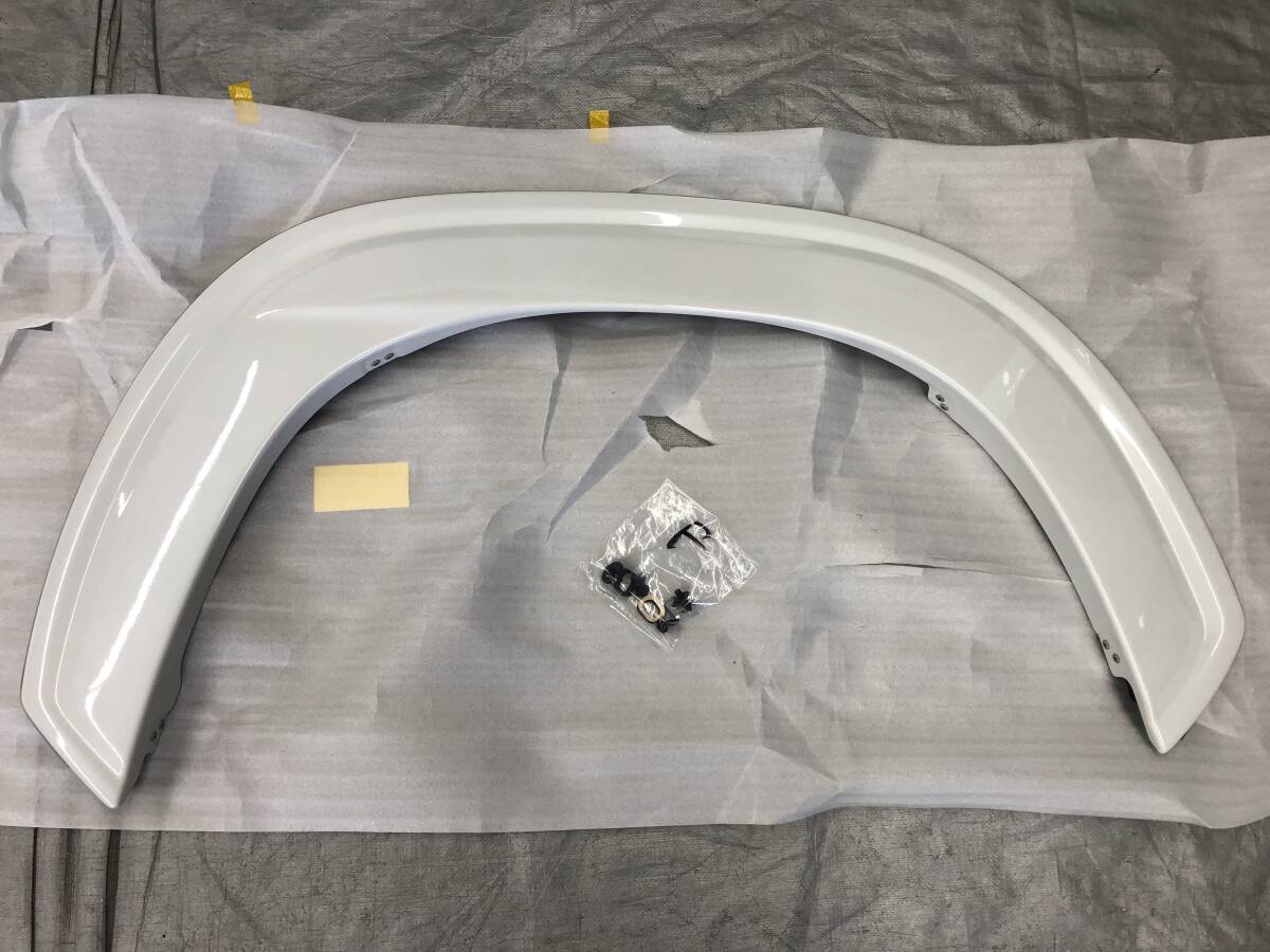 ☆□2507-IF89 未使用品! カローラクロス ZVG11 ZVG15 ZSG10 モデリスタ カラードフェンダー 右 フロント 089 白パール MSD15-16001-A0 拍卖