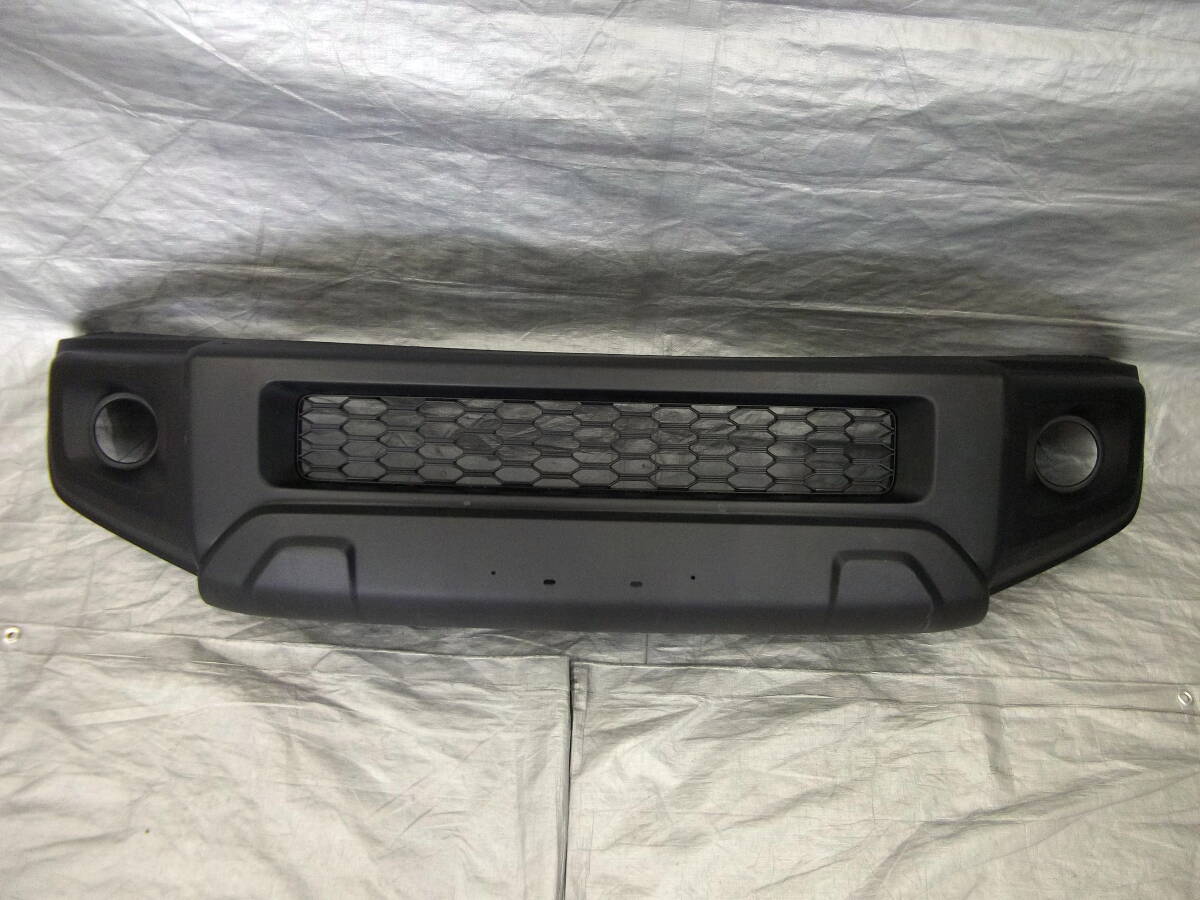 ☆●2507-348LL 割凹切無! JB74W ジムニーシエラ 純正 フロントバンパー ウォッシャー穴あり ロアグリル付 素地色 71711-78R拍卖