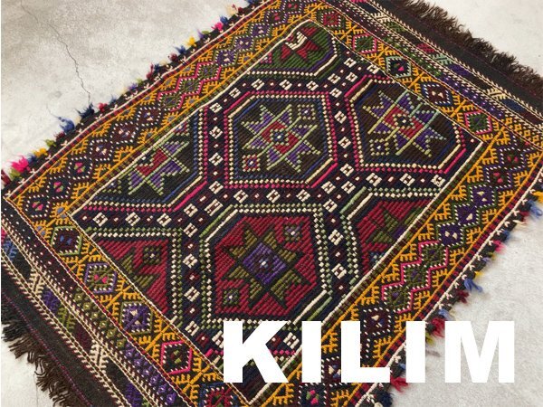 g077 ■値下げ■ キリム ラグ 手織り 敷物 コレクション品 1410×1050 アンティーク/平織り/タペストリー【白蓮】08拍卖