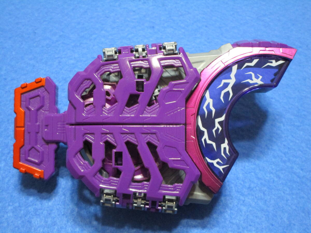 中古!即決!仮面ライダーギーツ DXゾンビレイズバックル単品 バッファコアID無し(DXデザイアドライバー対応)拍卖