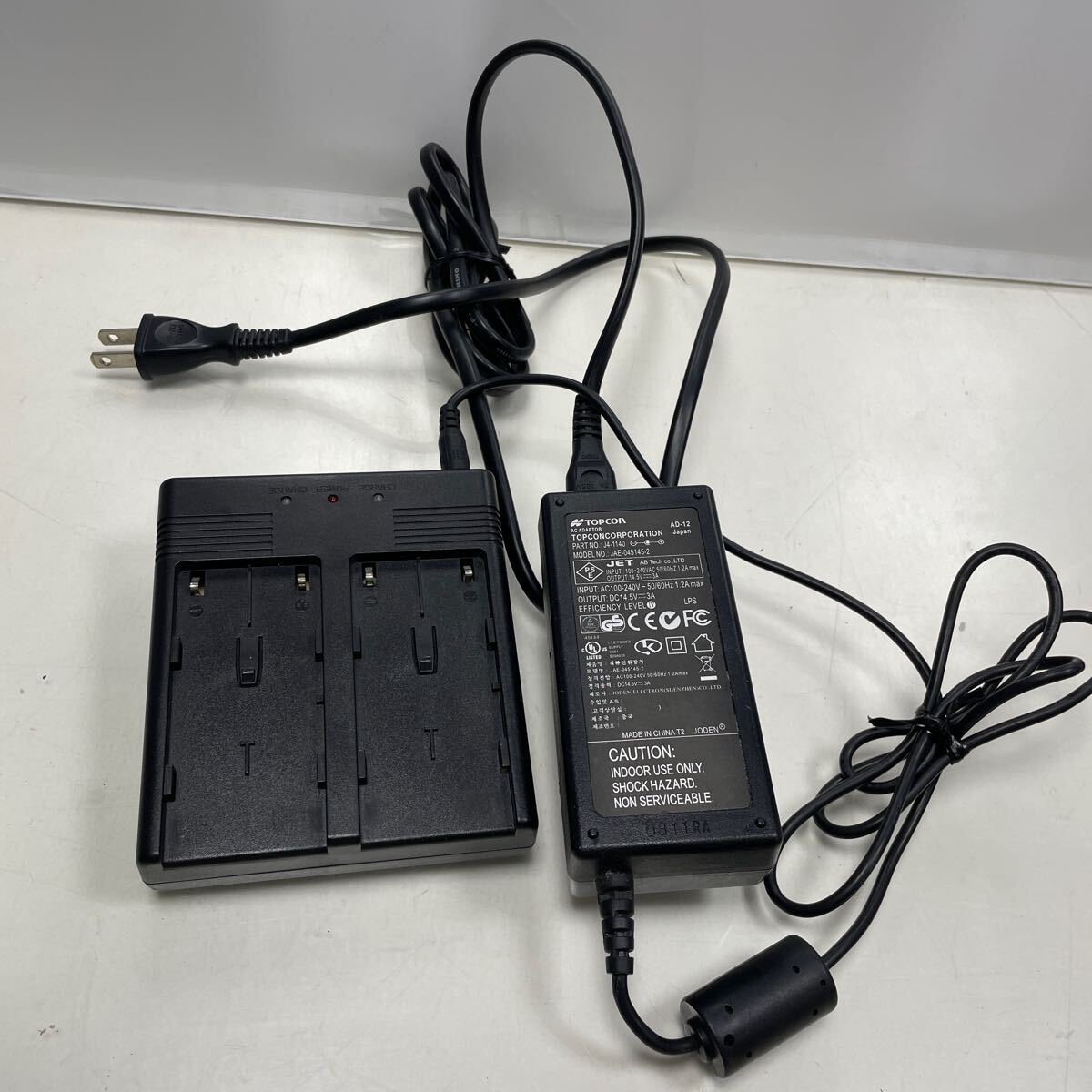H2-3-50715W13 充電器のみの出品です 純正品 TOPCON BC-30D トータルステーション充電器 トプコン拍卖