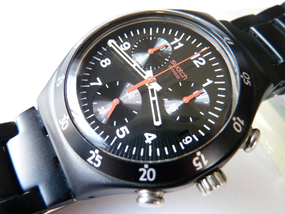 短期使用 電池取替済稼働中 良品 スウォッチ Swatch アイロニークロノ Black coat 品番YCB4019 メタルバンド 3時方向にデイト表示有り拍卖