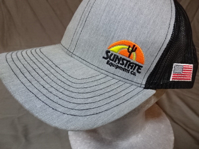 激レア USA購入 アメリカ企業モノ アリゾナ州 建築重機レンタル会社【SUNSTATE EQUIPMENT Co】星条旗 ロゴ刺繍入り メッシュCAP 中古良品拍卖