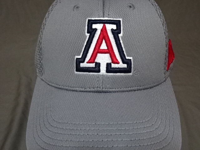 激レア USA購入 USカレッジ アリゾナ大学 ワイルドキャッツ 【ARIZONA WILDCATS】【A】ロゴ刺繍入り メッシュキャップ 中古良品拍卖