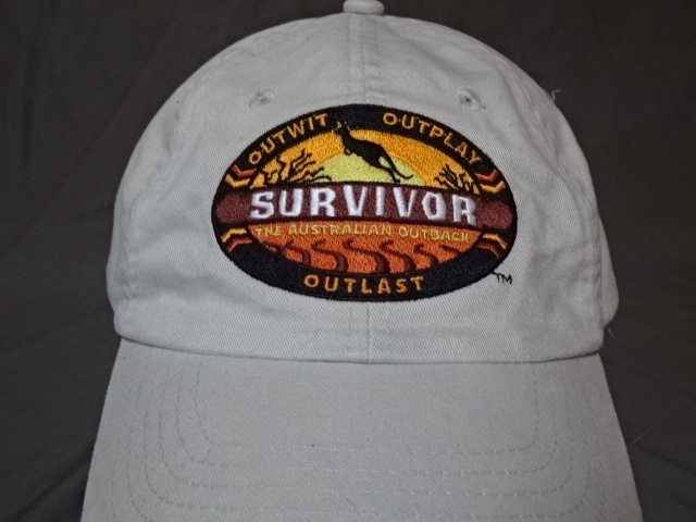 激レア 2001年 放映 アメリカ CBSテレビ リアル サバイバル番組 サバイバー 【Survivor The Australian Outback】 ロゴ刺繍入り キャップ拍卖