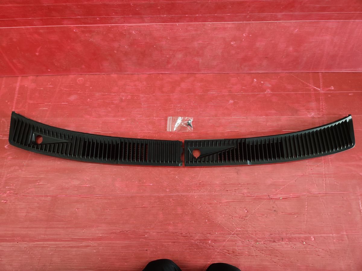 三菱 A183A スタリオン 純正 カウルトップパネル 割れ 補修歴あり 欠片付き ワイパーカバー拍卖