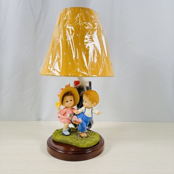レトロ 卓上ランプ 子供フィギュア付き インテリアライト かわいい照明 マスタック製 E17 40W ドット柄シェード付 未使用拍卖