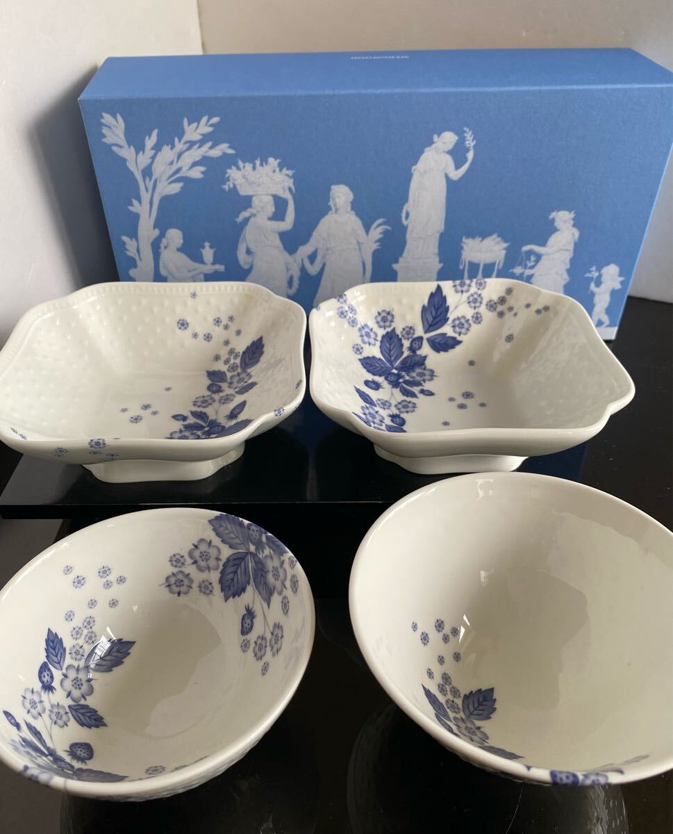 新品未使用◆WEDGWOOD ウェッジウッド ストロベリーブルーム インディゴ ライスボウル M&L 各1個 スモールボウル 2個拍卖