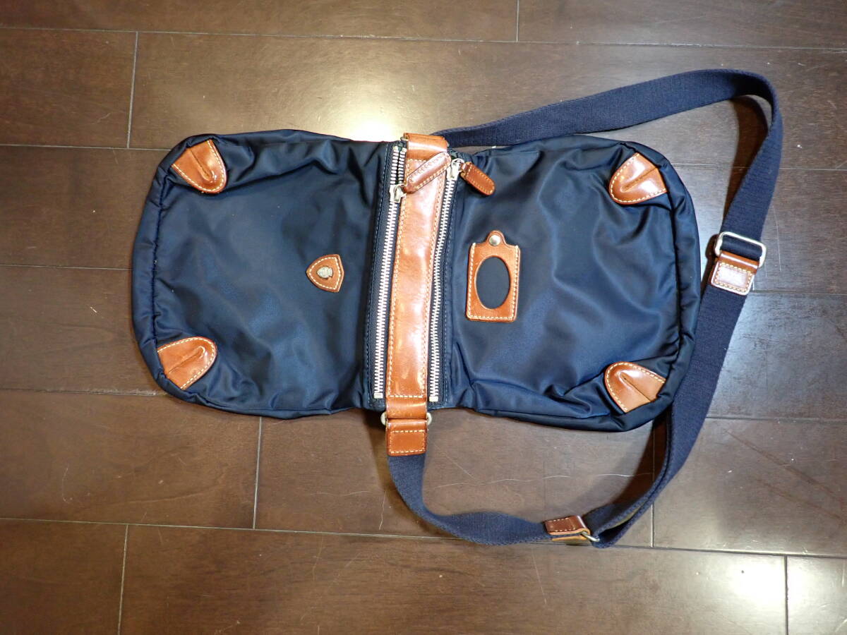 フェリージ ショルダーバック ネイビー拍卖